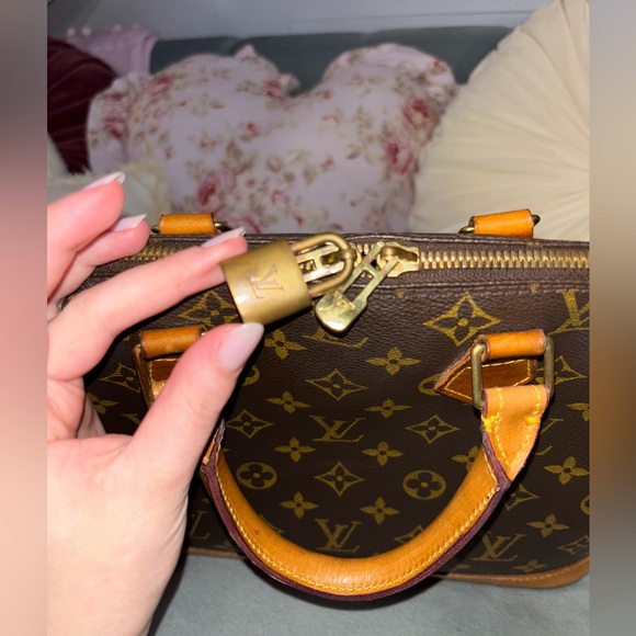 Louis Vuitton Alma PM - Picture 5 of 16